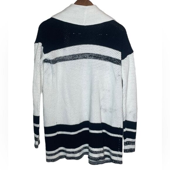 Leo & Nicole Black and White Sweater size Large - Picture 2 of 4